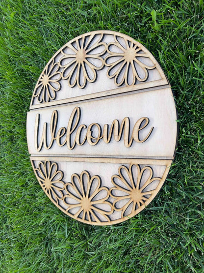 DIY floral welcome door hanger - Salty Dog Mercantile